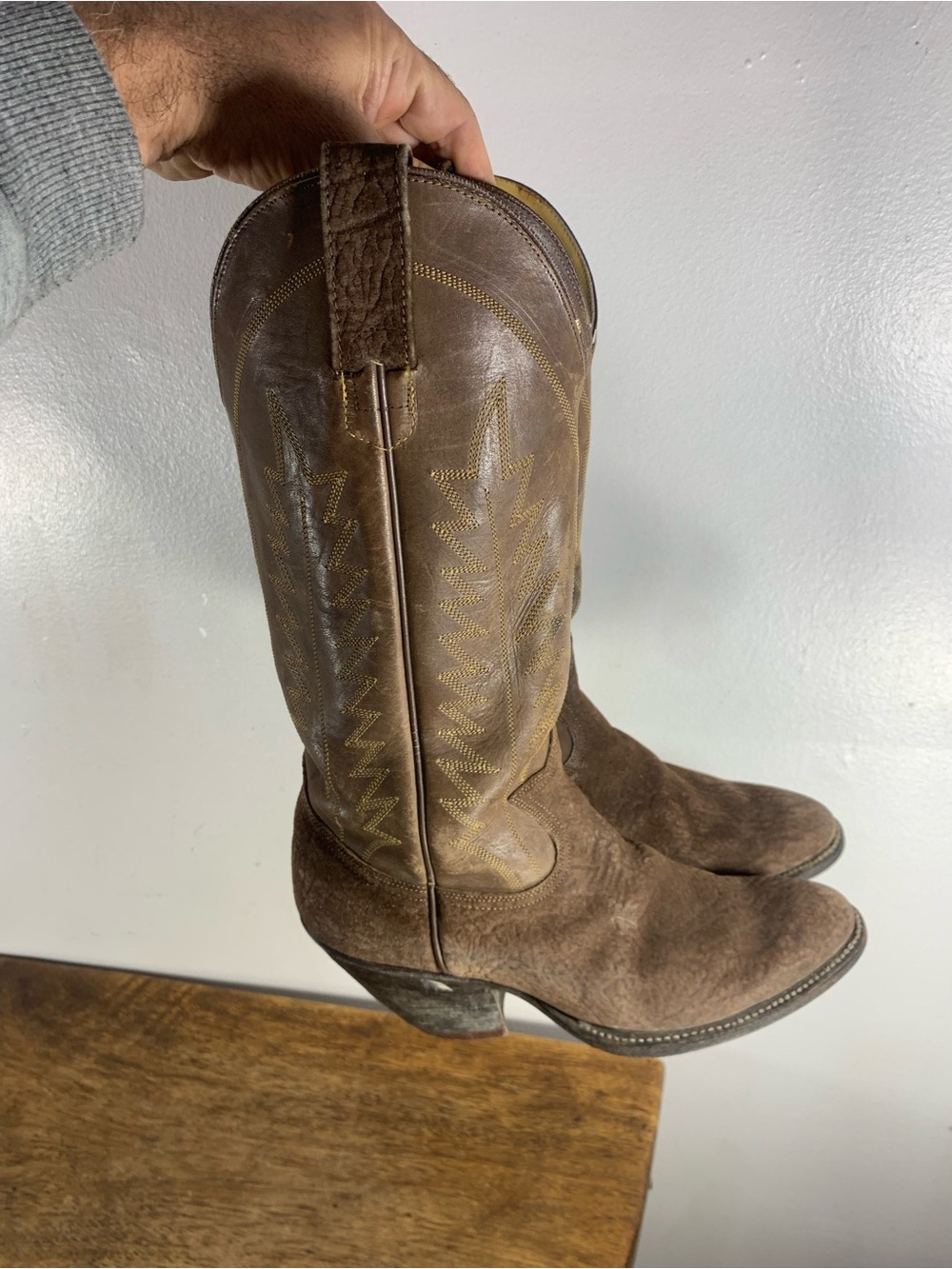 Vintage distressed leather cowboy boots - Picture 8 of 13